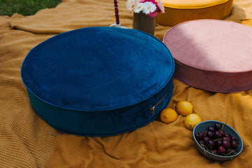 Velvet poufs for children's room - www.bettyshome.com