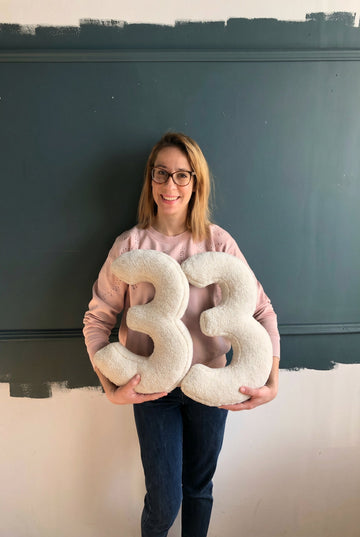 Bouclé or Velvet: Which Letter Cushion Is Best for Your Child’s Room?