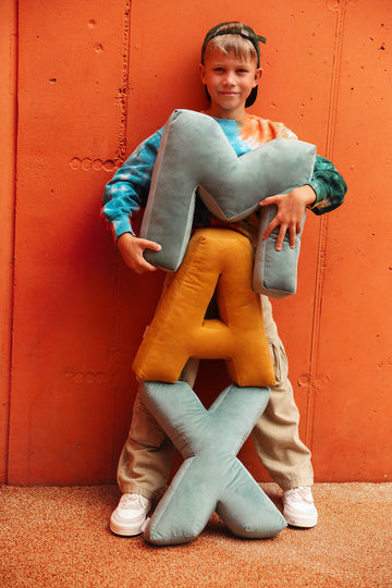 How to Choose Letters That Fit a Teenager’s Room