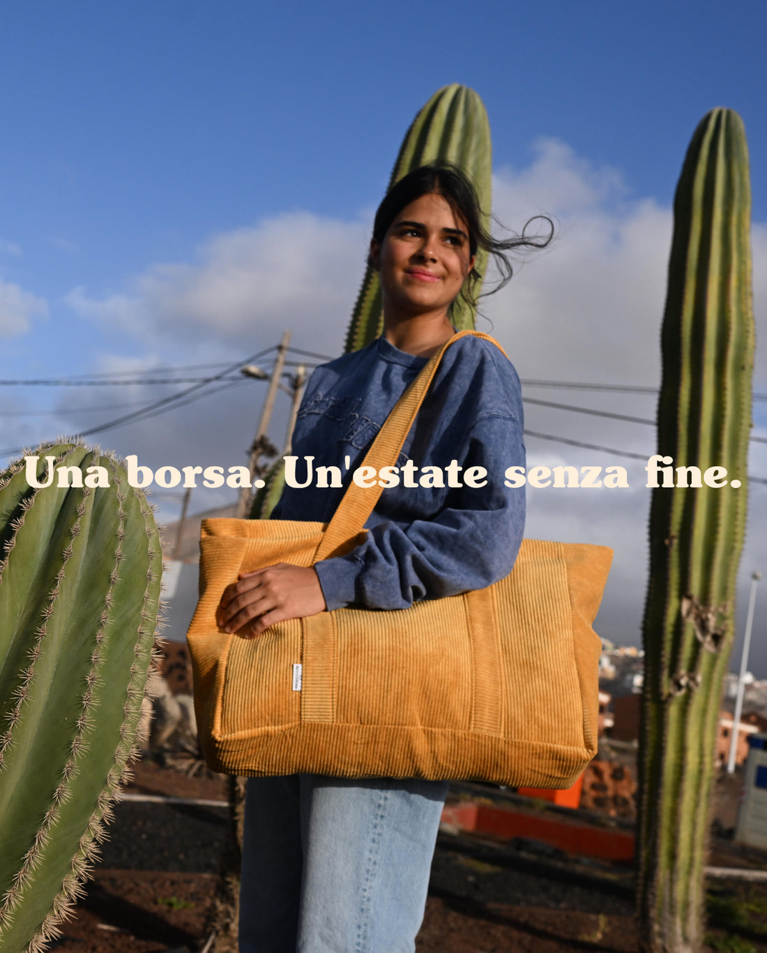 Bambina con borsa della spesa in velluto a coste di Bettys Home