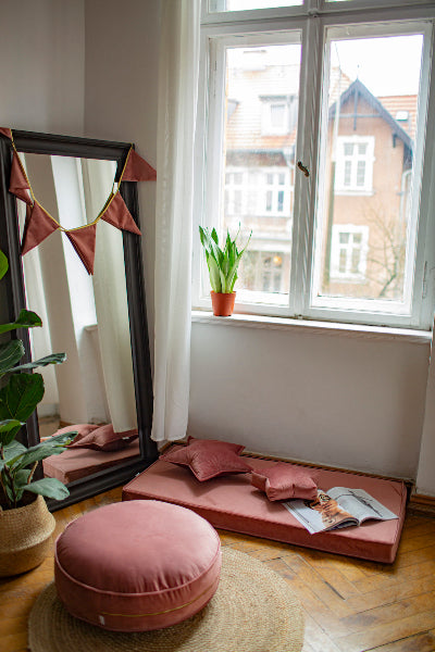 dusty rose velvet mat for kids room, velvet mattress, old rose velvet mattress in nursery