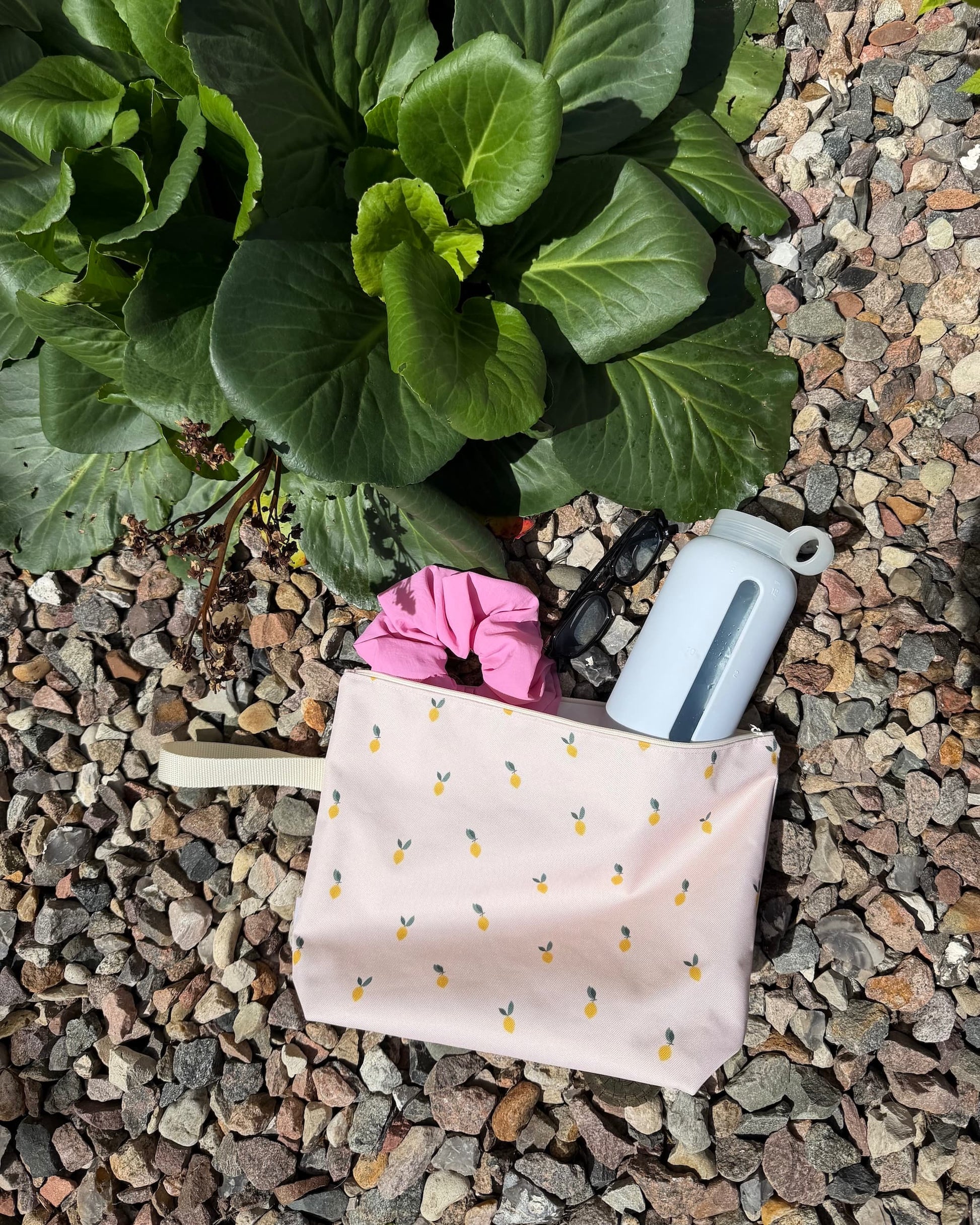 codura lemon makeup bag by Bettys home. Waterproof makeup bag aa1