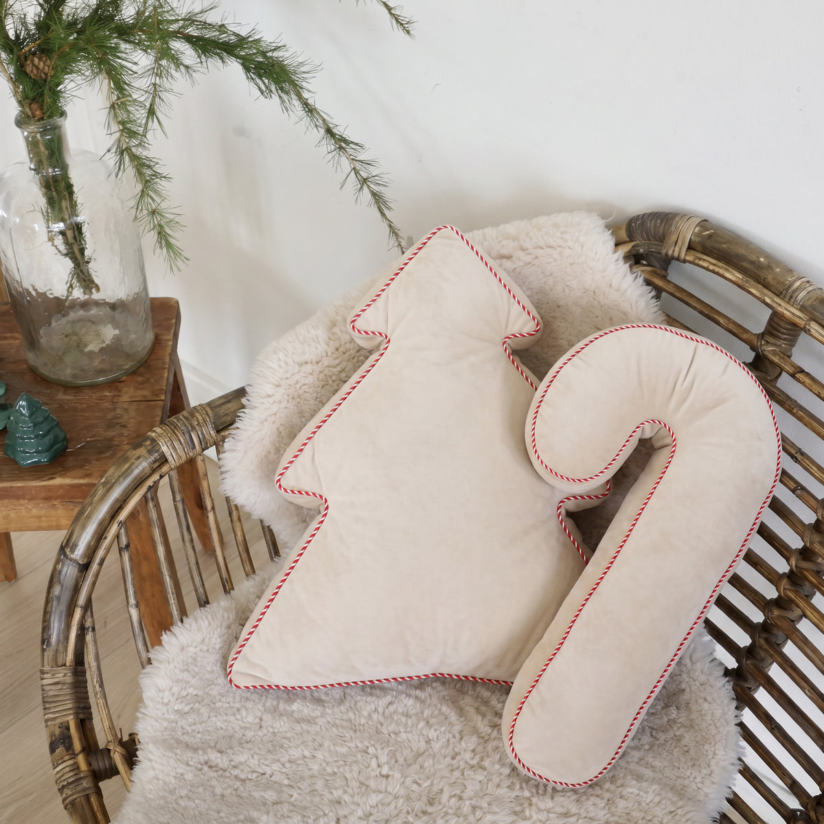 Christmas deco cushion in shape of Christmas tree by bettys home on chair 2