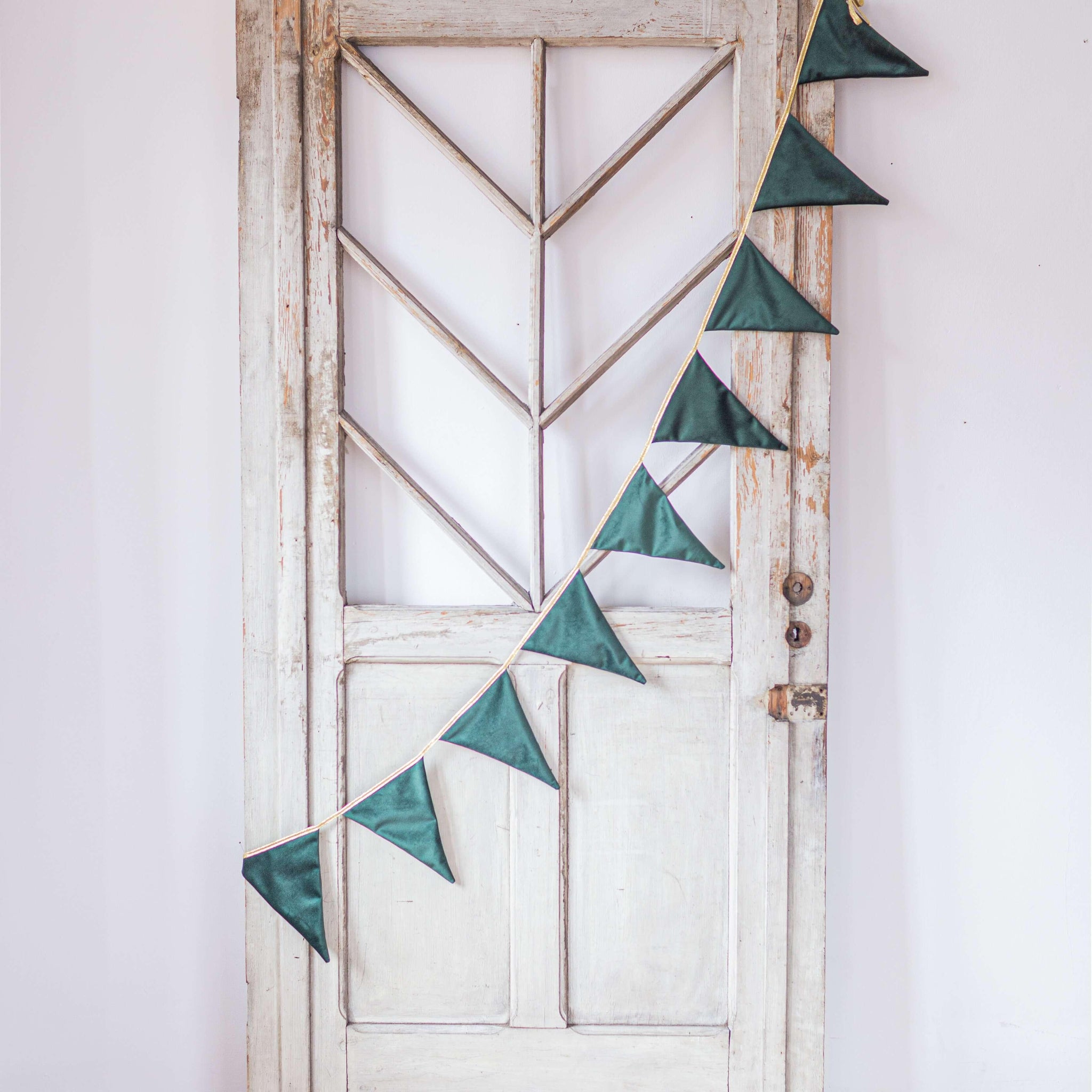 Velvet garland green