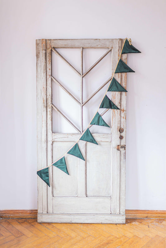 Velvet garland green